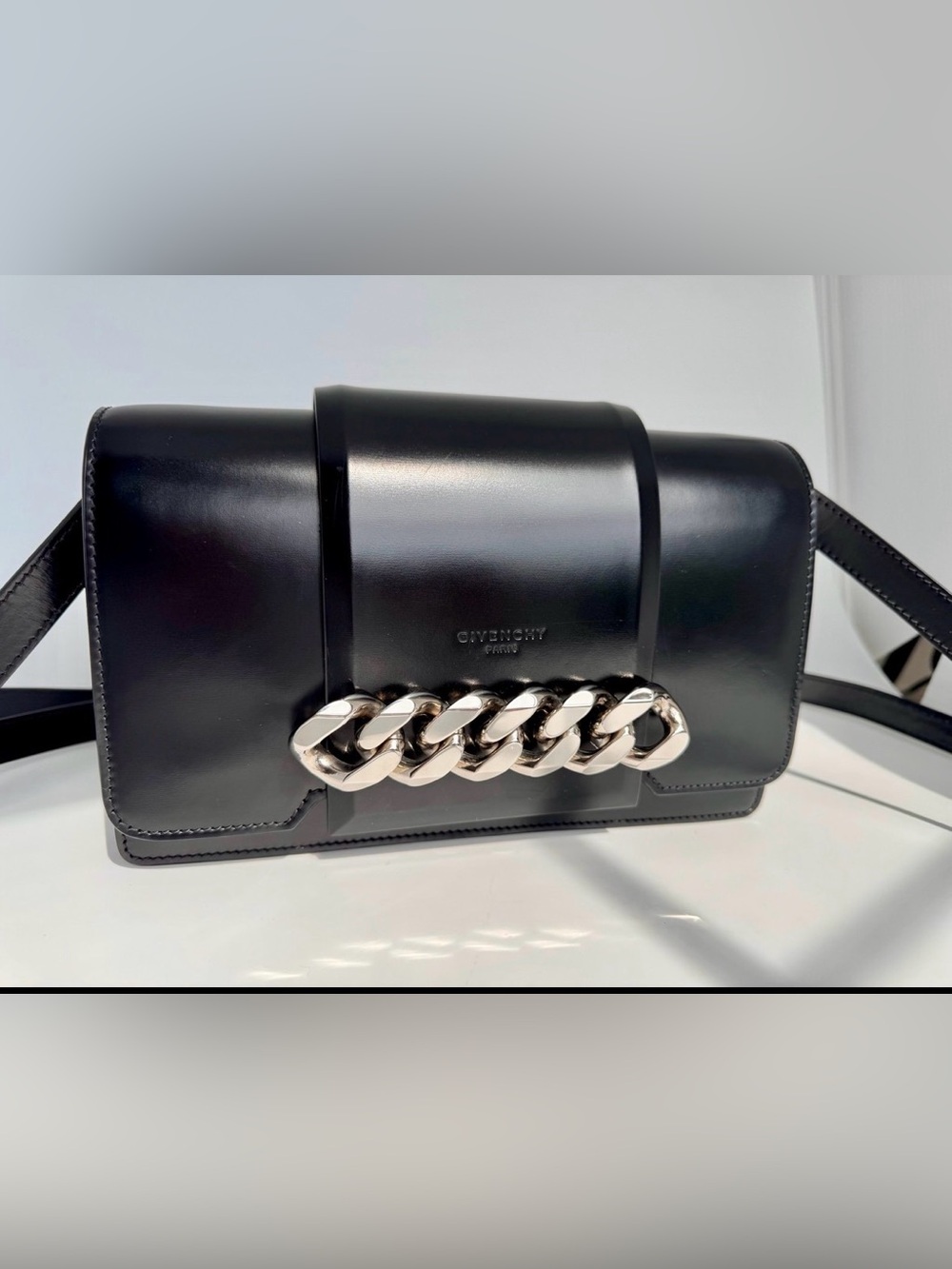 Givenchy Leather Infinity Flap Bag - Picture 2 of 12